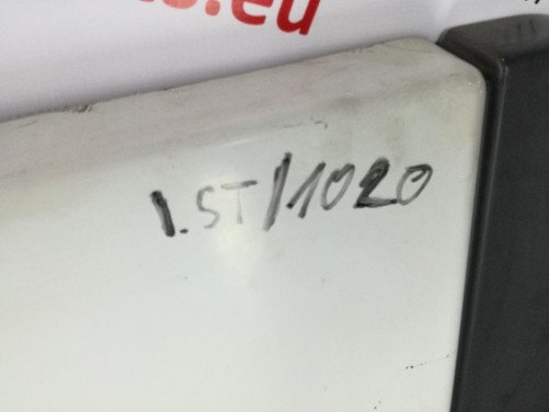 Spoileris kabinos kairė