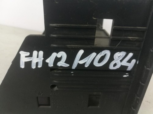 Panelės rėmelis automagnetolai
